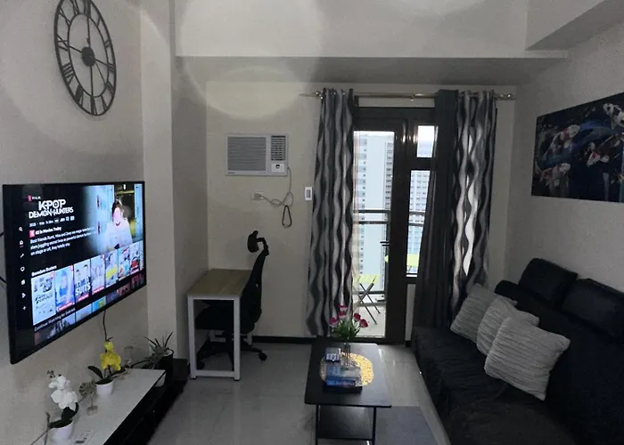 Bayfront Staycation At The Radiance Pet-friendly, Free Pool & Gym Near Airport, Moa, Star City, World Trade Center & Bay Manila