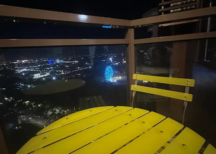 Bayfront Staycation At The Radiance Pet-friendly, Free Pool & Gym Near Airport, Moa, Star City, World Trade Center & Bay Manila